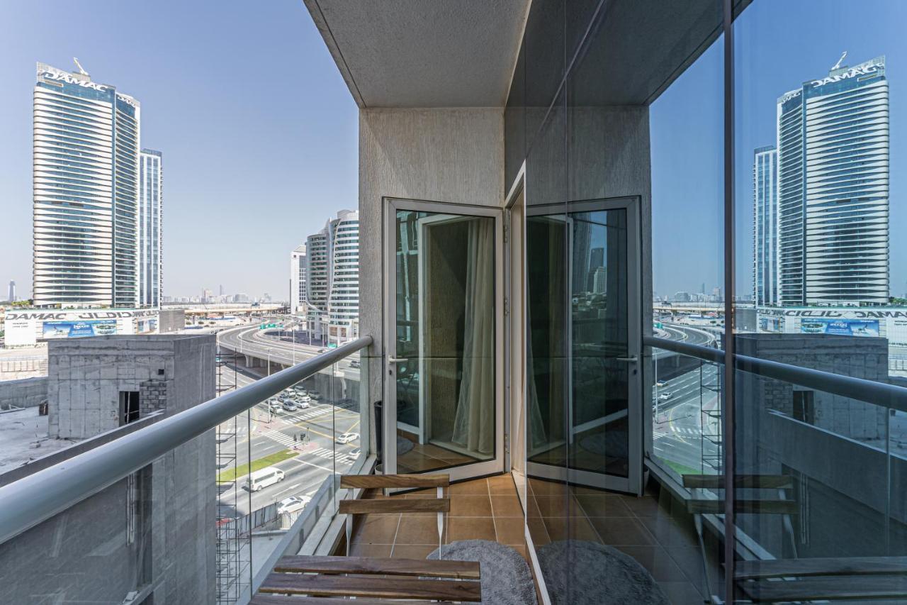 Higuests - Spacious Studio With City Views Near Dubai Mall ภายนอก รูปภาพ